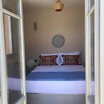 Βίλα Pink Freud Santorini