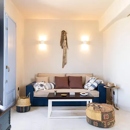 Pink Freud Santorini Villa *