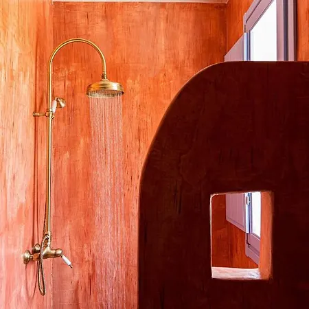 Pink Freud Santorini Villa Oia (Santorini)