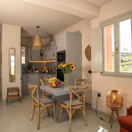 Pink Freud Santorini Villa *