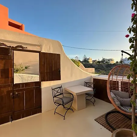 Pink Freud Santorini *