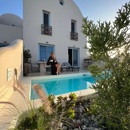 Pink Freud Santorini Villa *