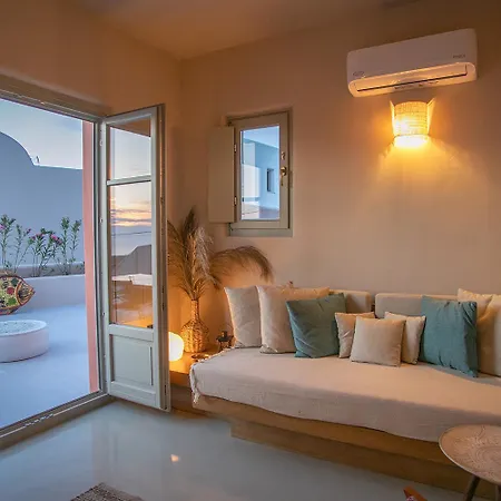 Pink Freud Santorini Villa *