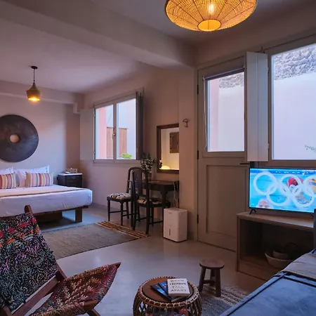 Villa Pink Freud Santorini