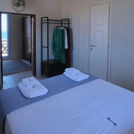 Pink Freud Santorini Villa *