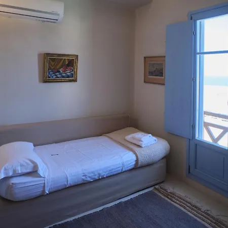 Pink Freud Santorini Villa *
