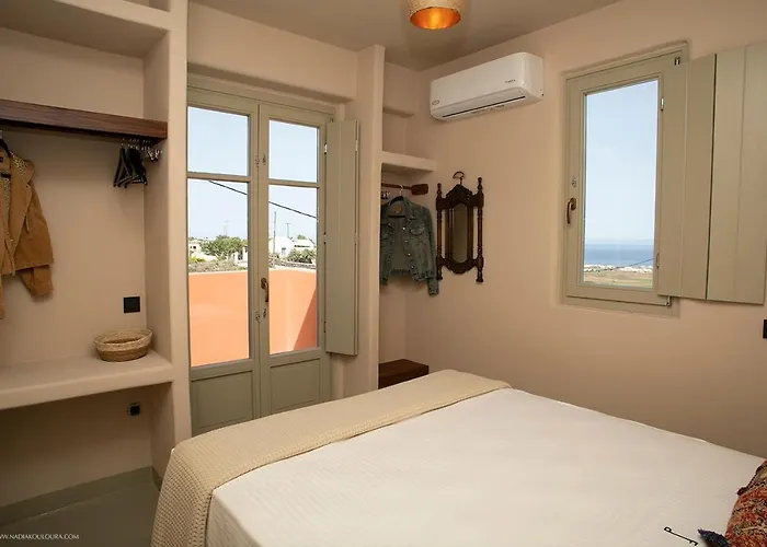 Villa Pink Freud Santorini Oia