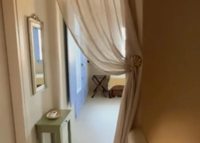 Pink Freud Santorini