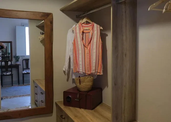 Pink Freud Santorini *