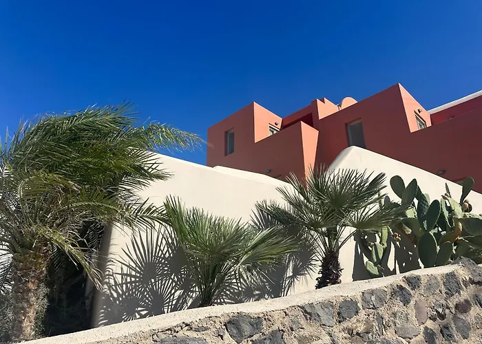 Pink Freud Santorini Villa Oia