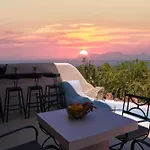 Pink Freud Santorini Oia (Santorini)