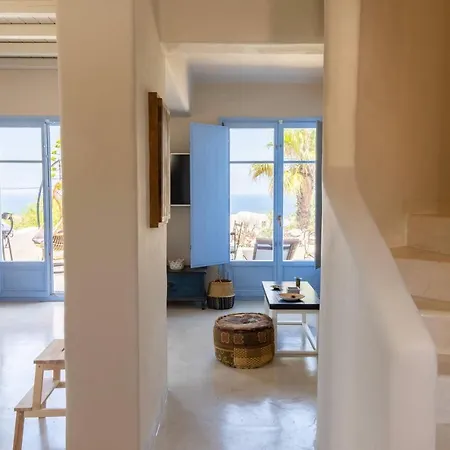 Willa Pink Freud Santorini