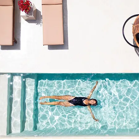 Pink Freud Santorini Willa Oia