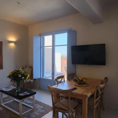 Pink Freud Santorini Willa *