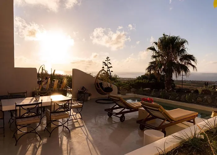 Willa Pink Freud Santorini *