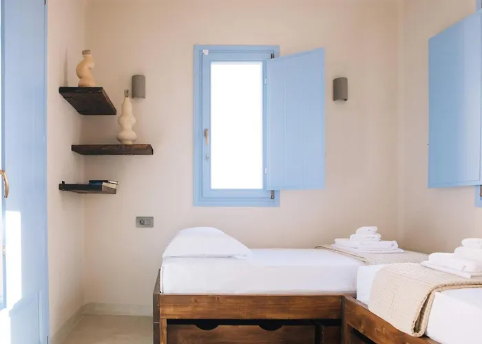 Pink Freud Santorini Willa