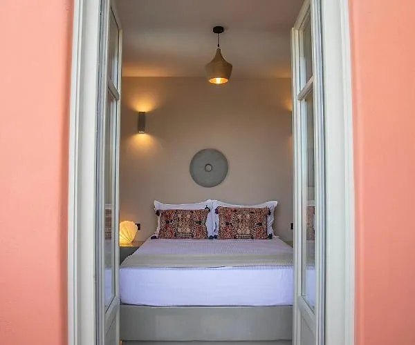 Pink Freud Santorini Willa *