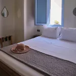 Pink Freud Santorini Villa Oia