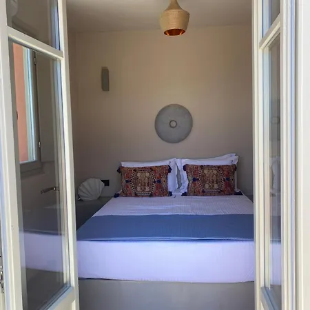 Villa Pink Freud Santorini