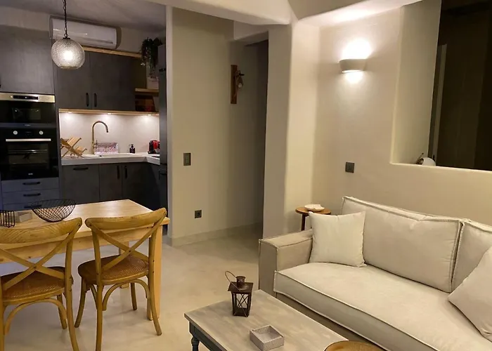 Pink Freud Santorini אויה