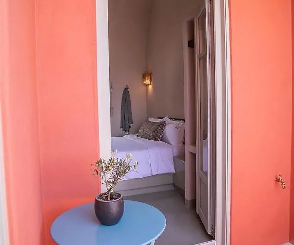 Pink Freud Santorini * אויה