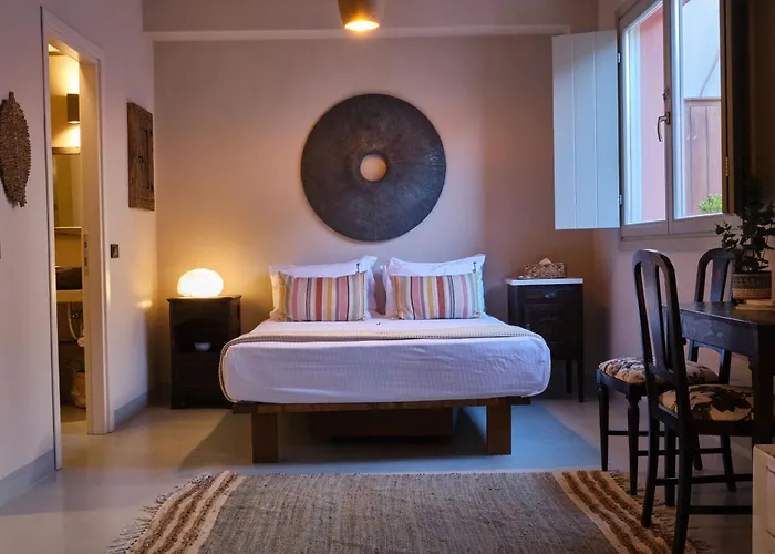 Pink Freud Santorini